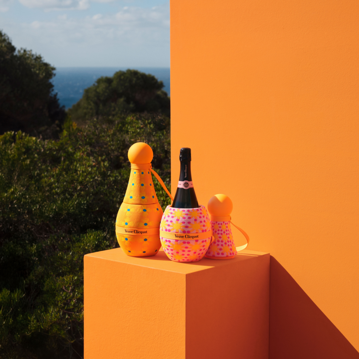 Veuve Clicquot Brut Rosé Sun Totem